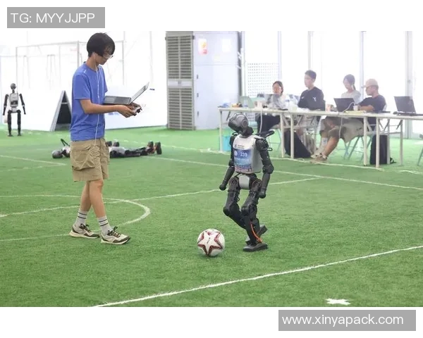 道具足球明星的真实身份揭秘与职业生涯回顾